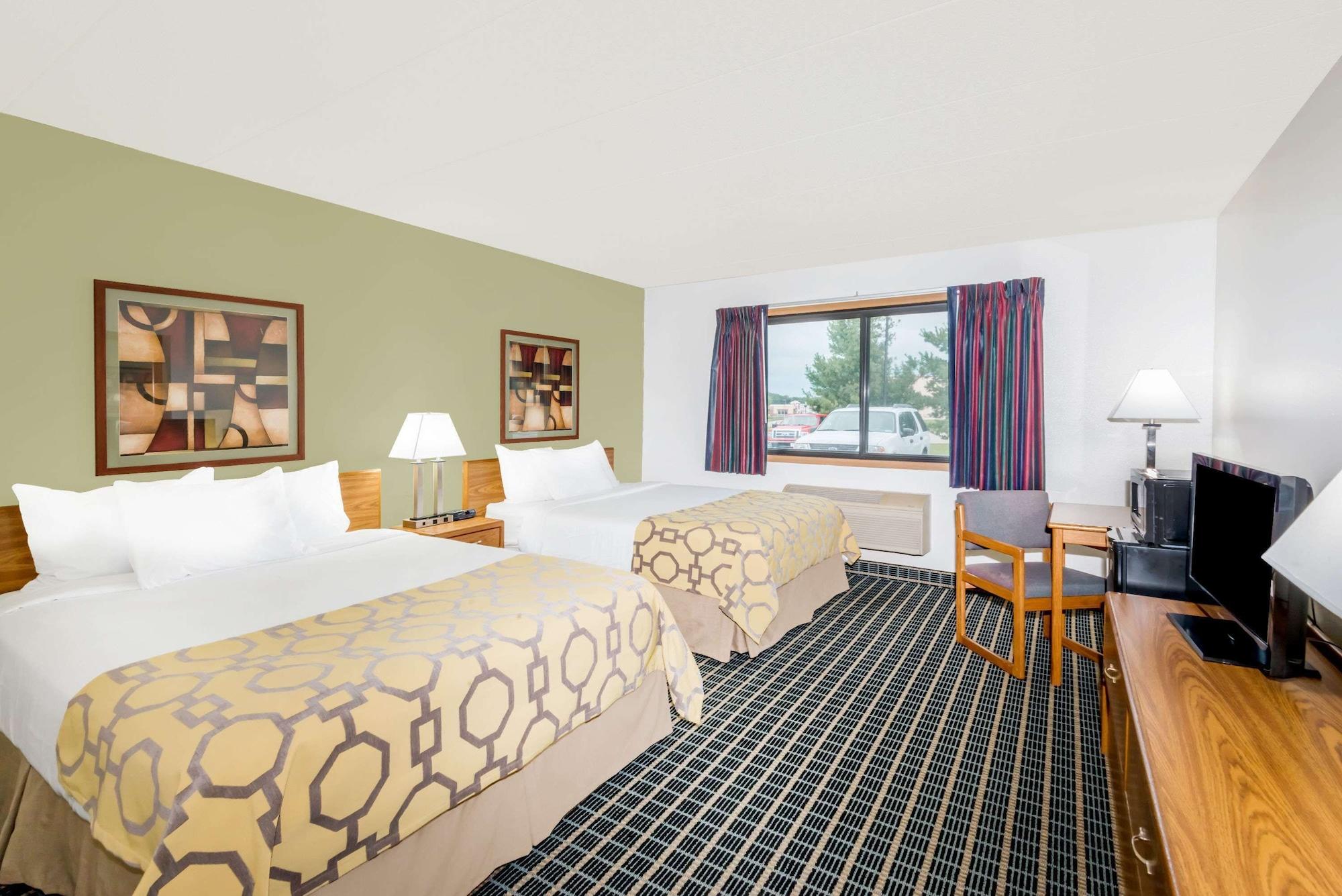 Baymont By Wyndham Marshalltown Extérieur photo