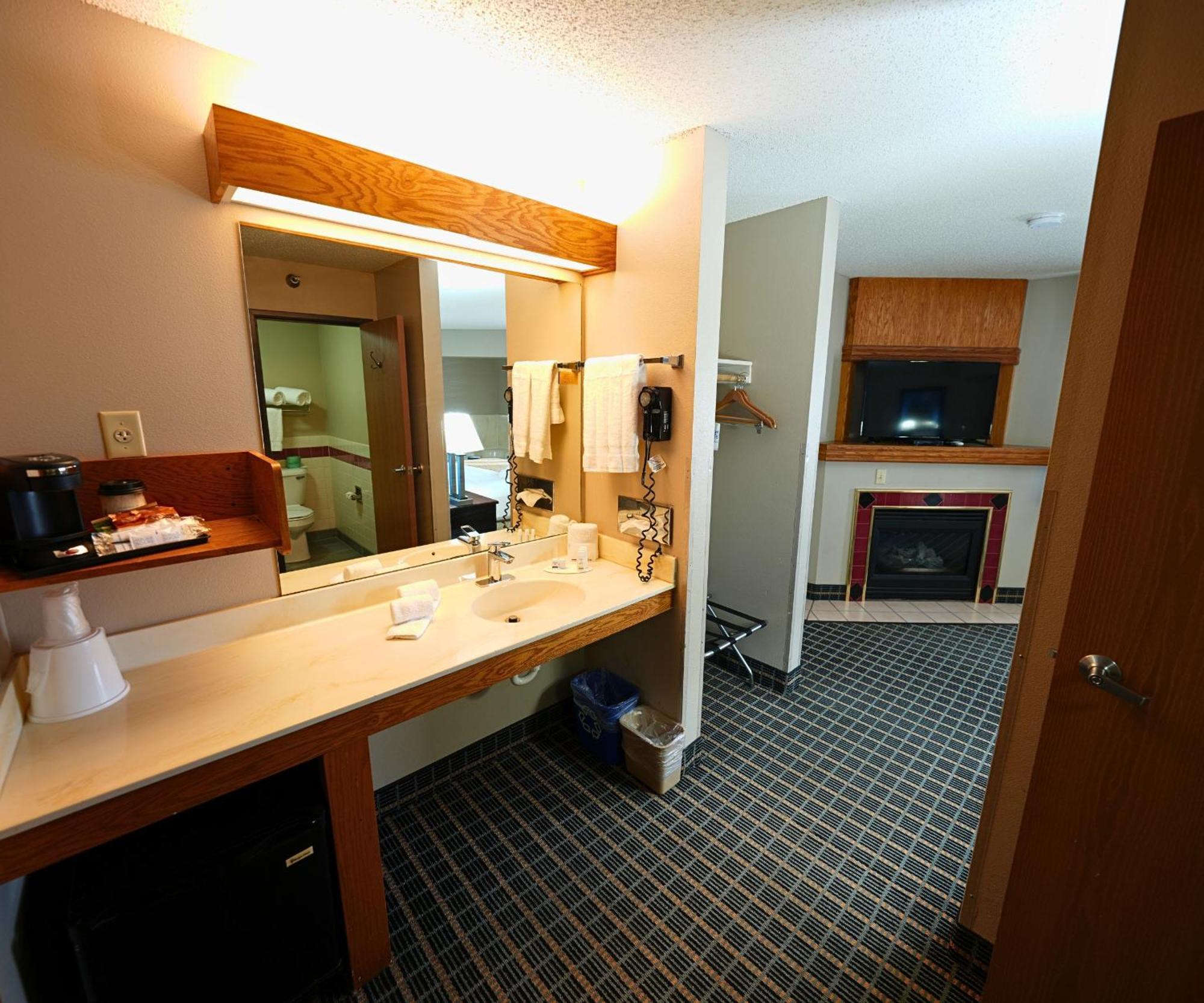 Baymont By Wyndham Marshalltown Extérieur photo